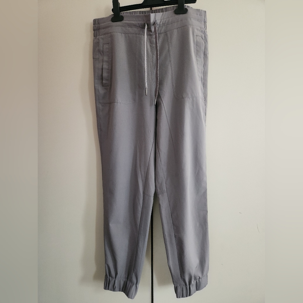Joggers pants size M